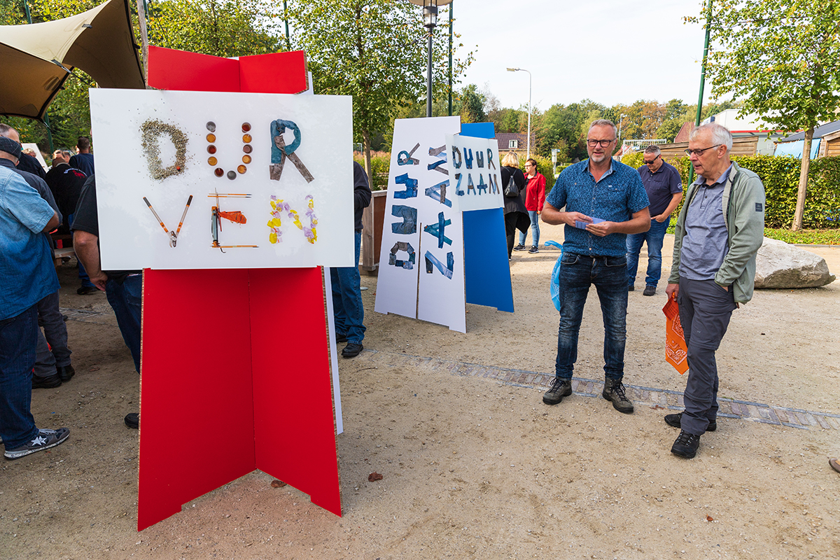 Ooststellingwerf organisatie-boekje-uitreiking