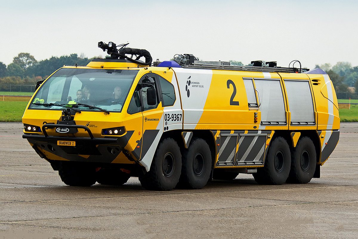 groningen airport-eelde-huisstijl-belettering-voertuig-crashtender