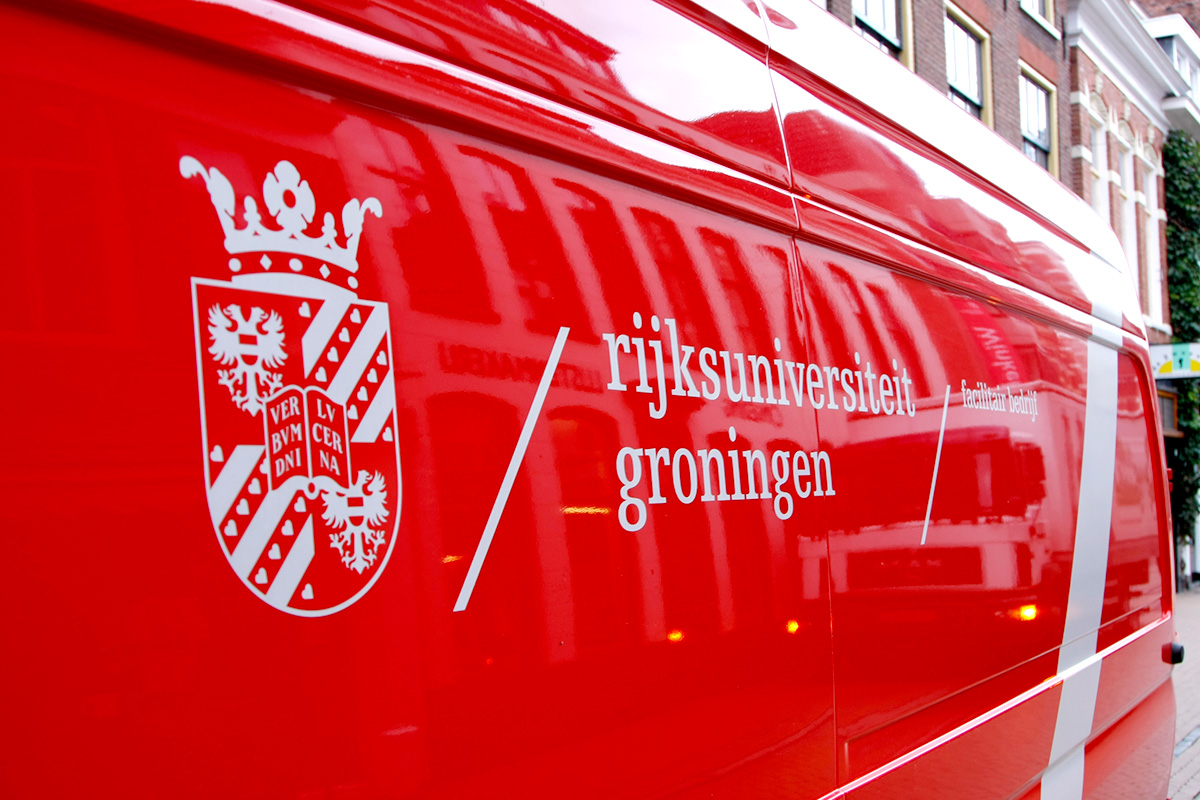 rijksuniversiteit groningen-huisstijl-voertuig-detail