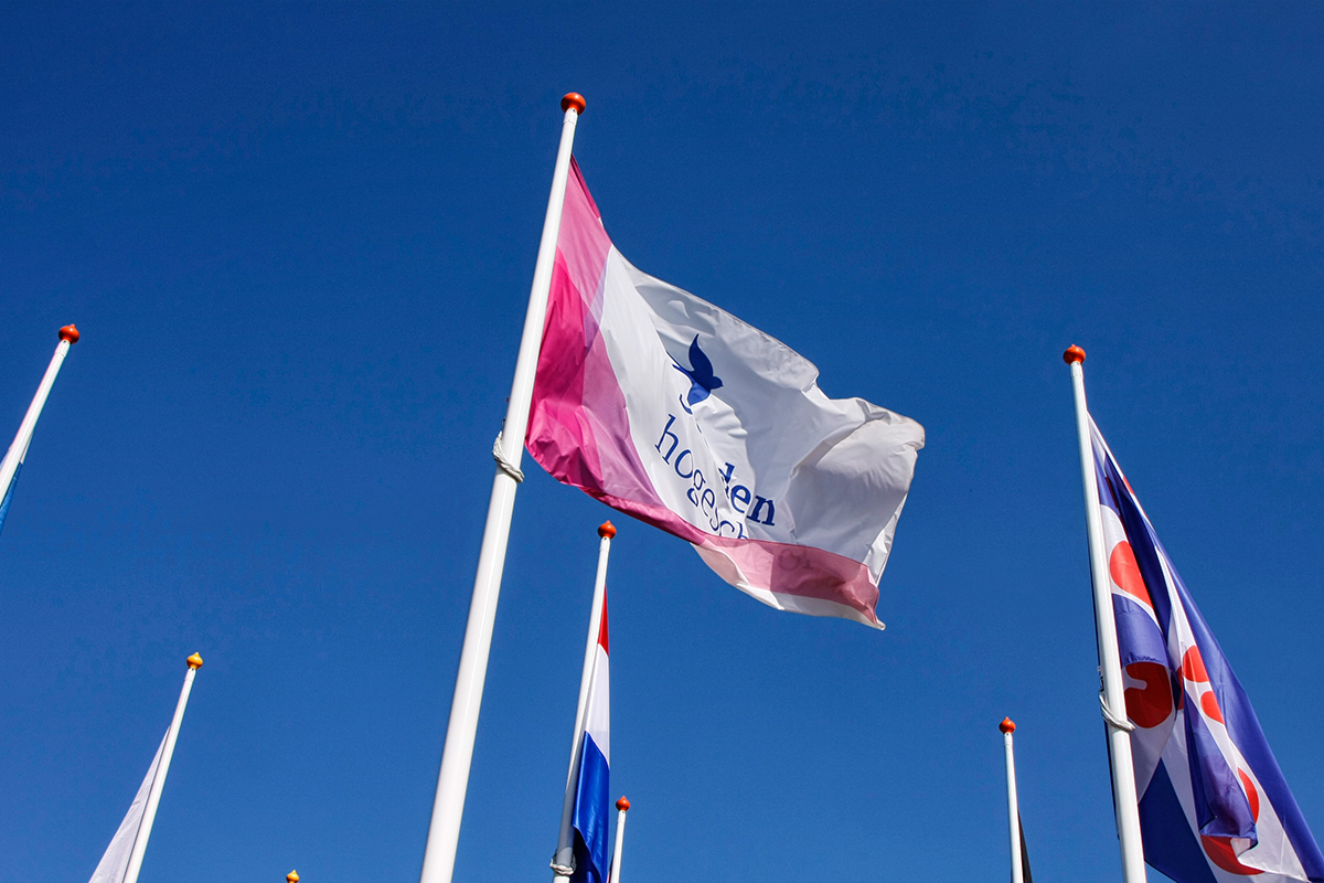 stenden hogeschool-leeuwarden-huisstijl-vlaggen