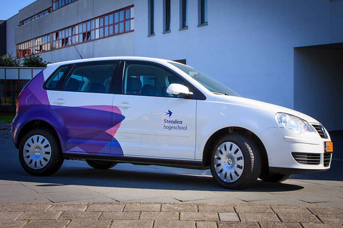 stenden hogeschool-leeuwarden-huisstijl-voertuig-logo-totaal